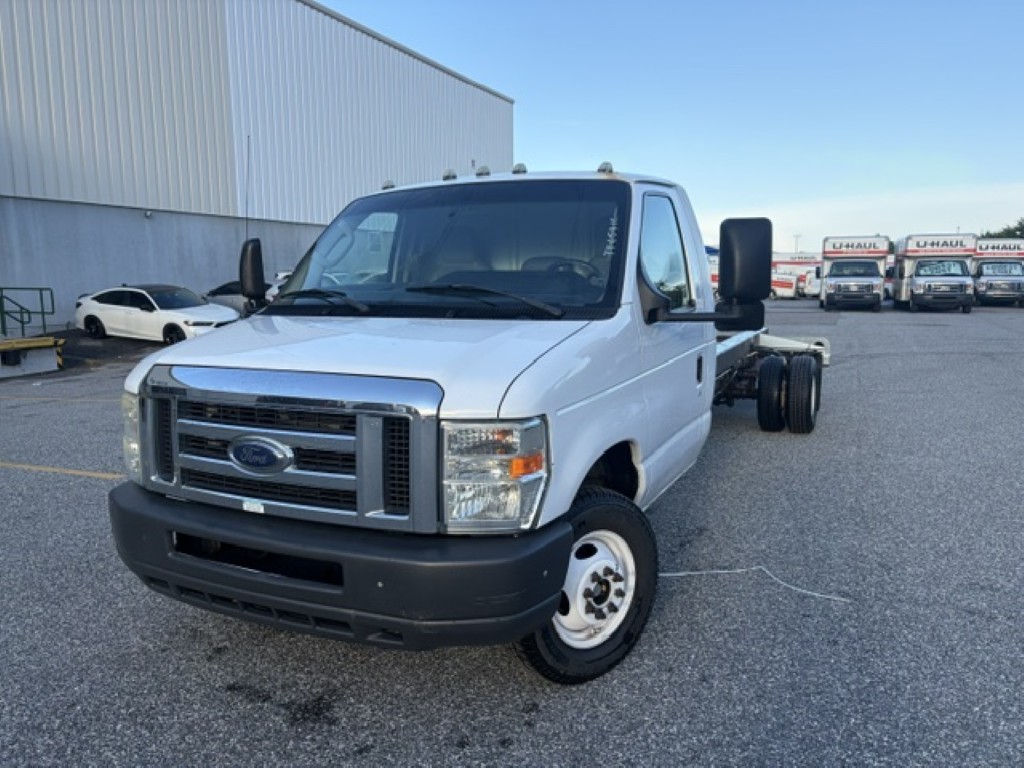 Used 2013 20 ' Cab and Chassis for sale