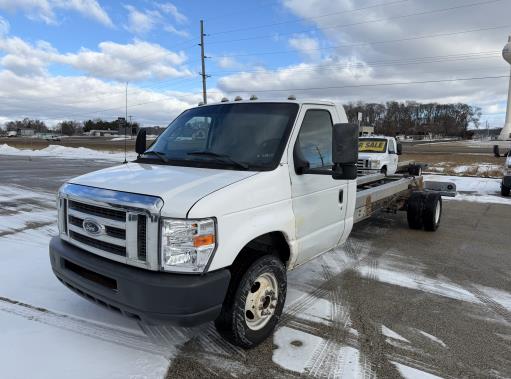Used 2011 20 ' Cab and Chassis for sale