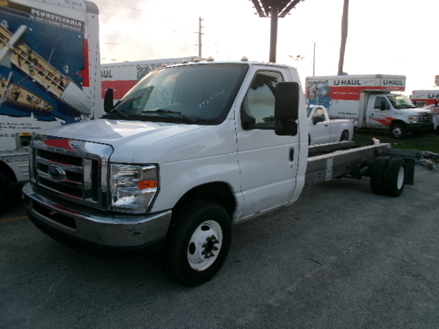 Used 2013 20 ' Cab and Chassis for sale
