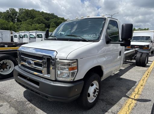 Used 2011 20 ' Cab and Chassis for sale