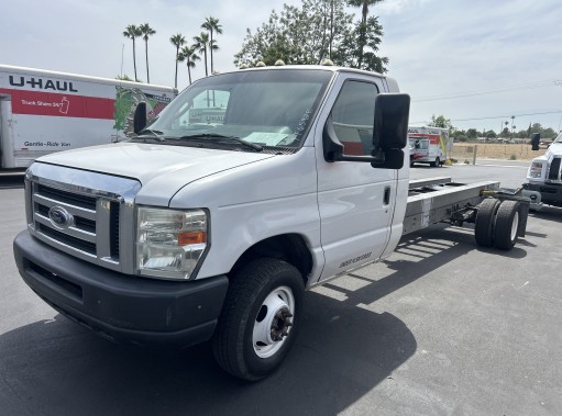 Used 2013 20 ' Cab and Chassis for sale