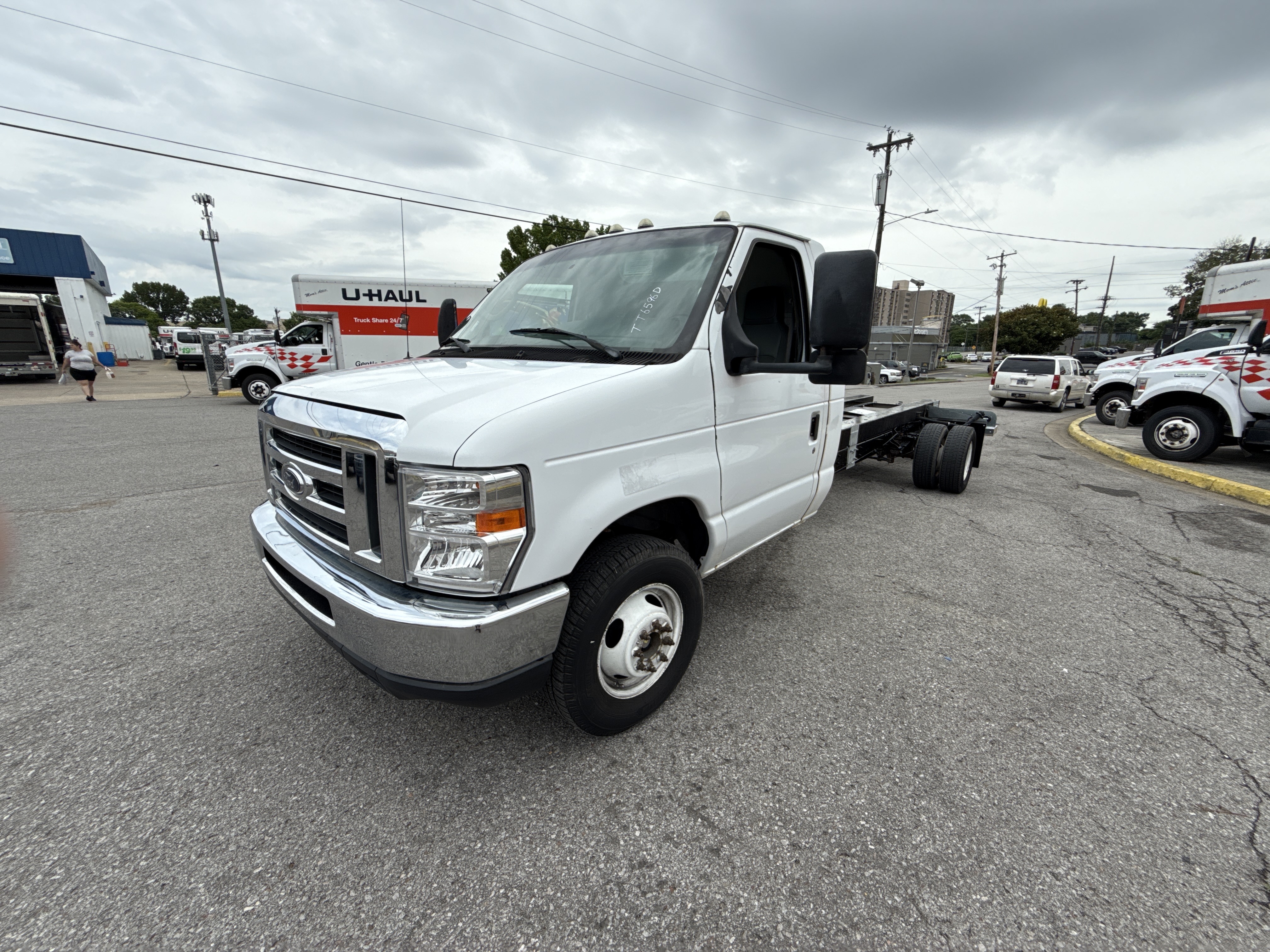 Used 2011 20 ' Cab and Chassis for sale