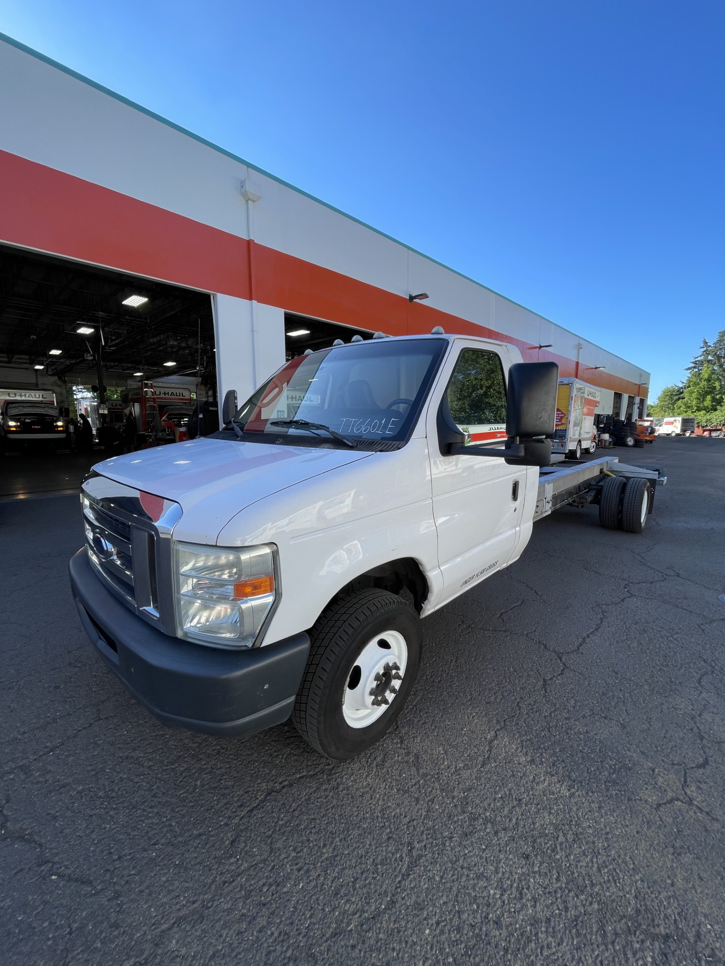 Used 2013 20 ' Cab and Chassis for sale