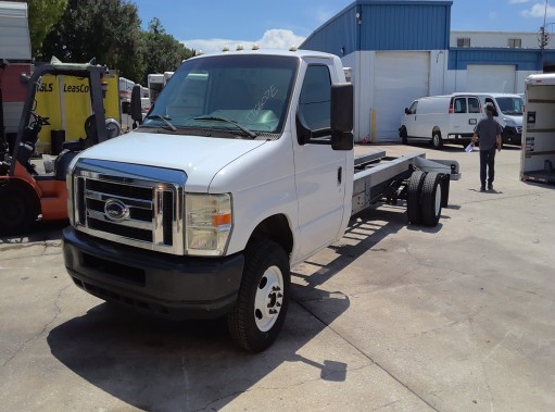 Used 2013 20 ' Cab and Chassis for sale