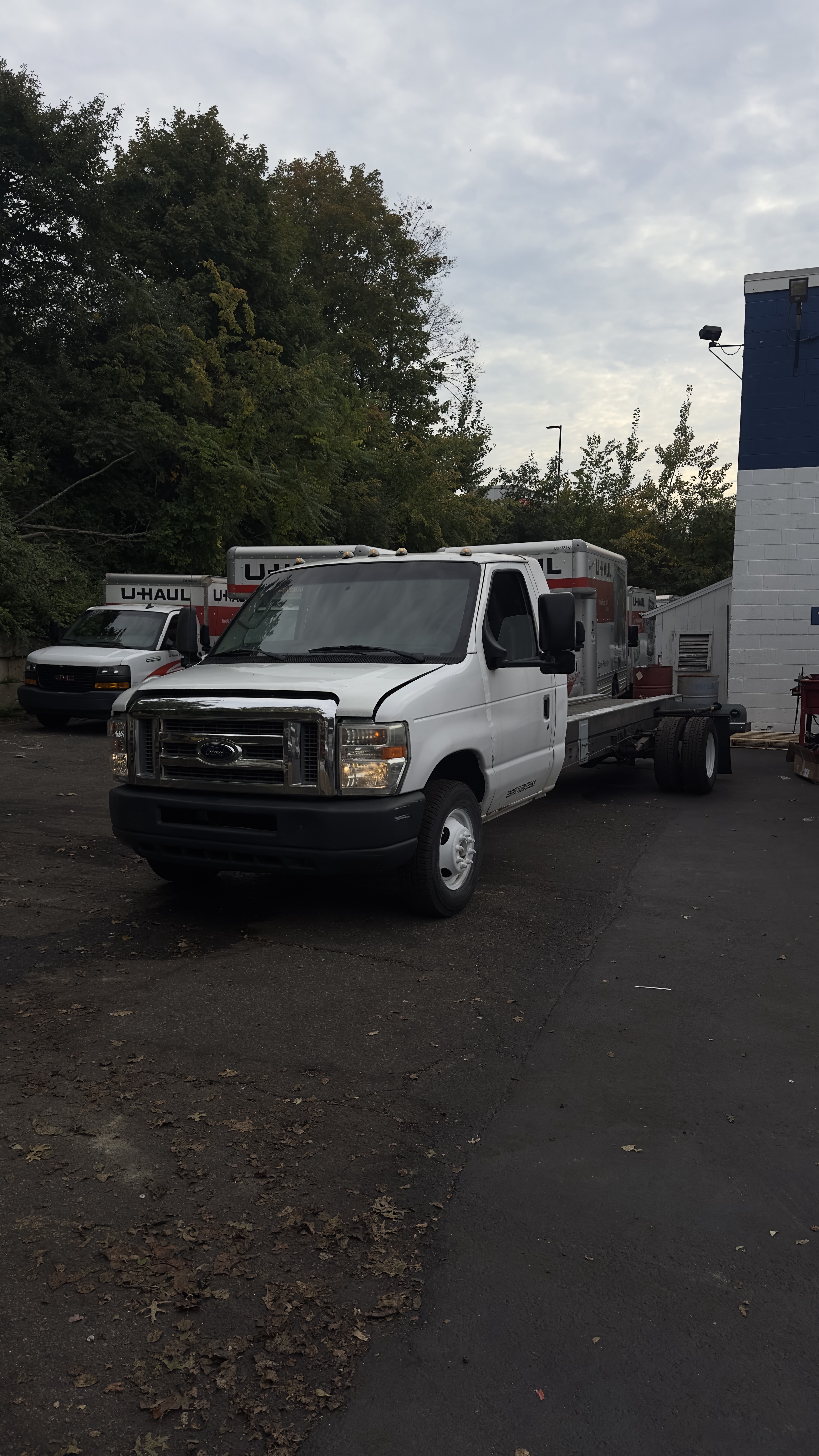 Used 2011 20 ' Cab and Chassis for sale
