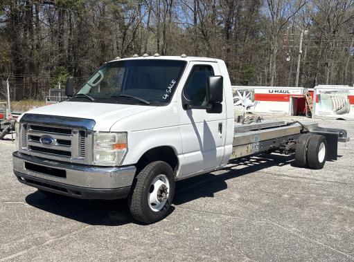 Used 2011 20 ' Cab and Chassis for sale