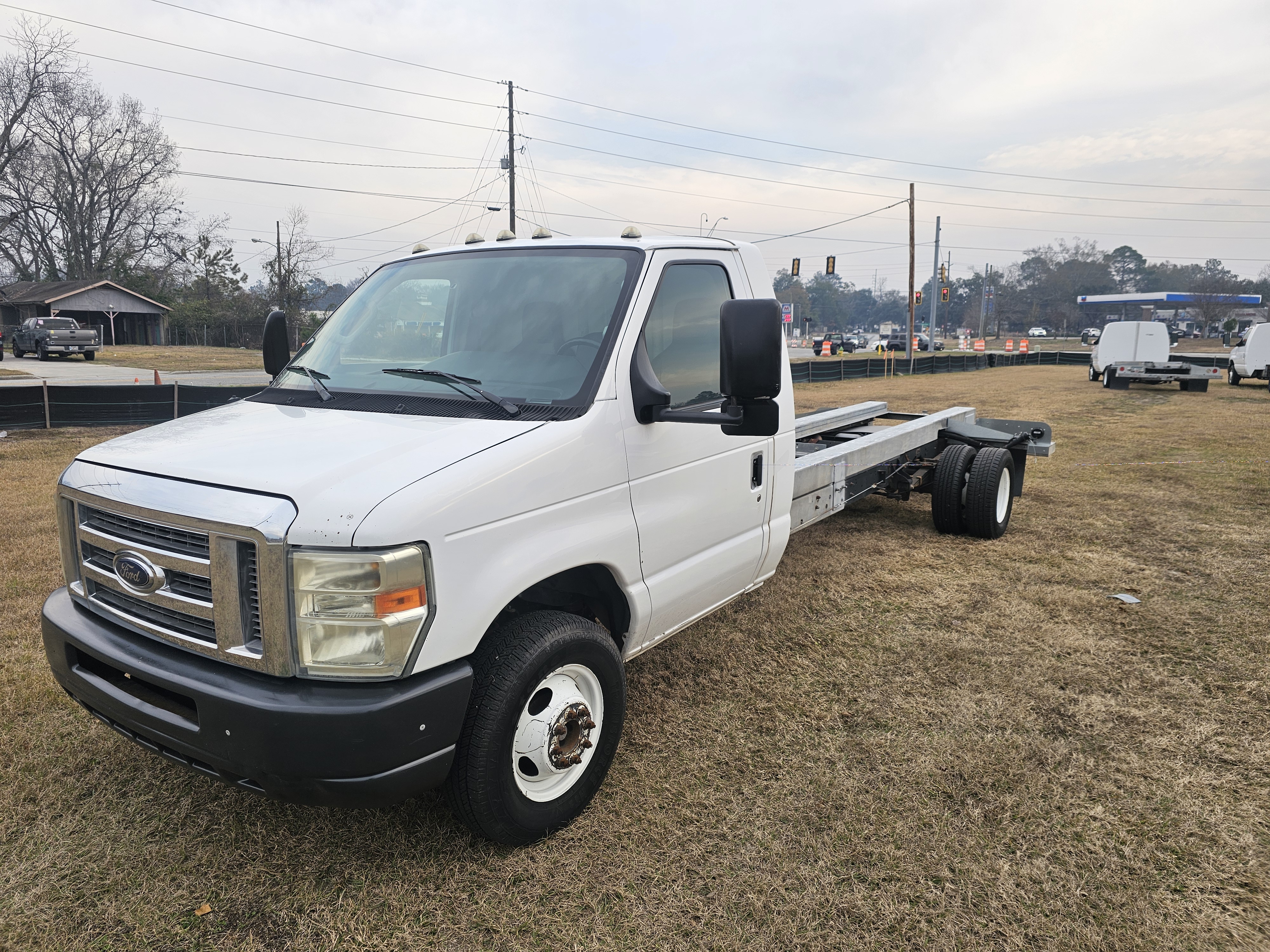 Used 2011 20 ' Cab and Chassis for sale