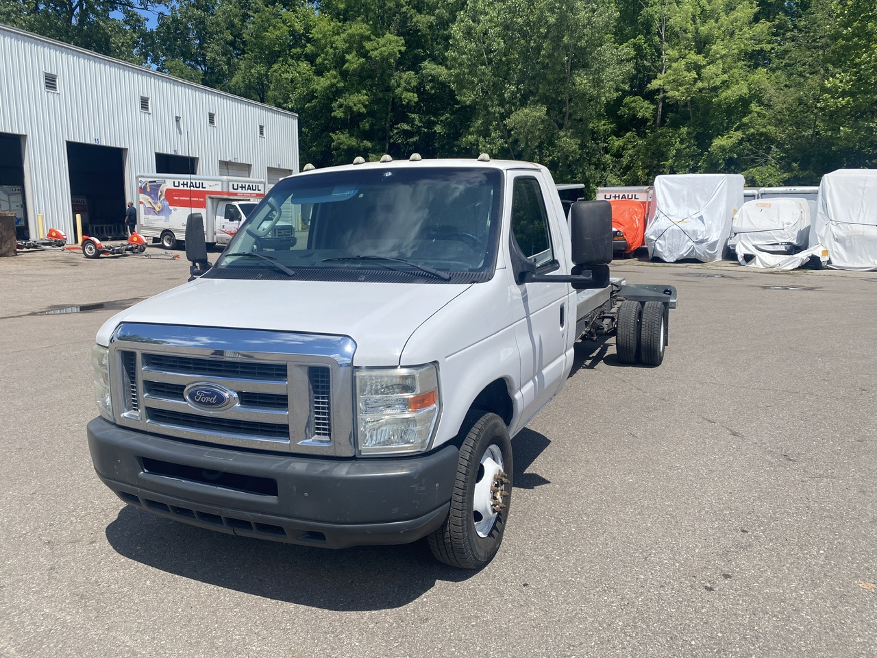 Used 2011 20 ' Cab and Chassis for sale