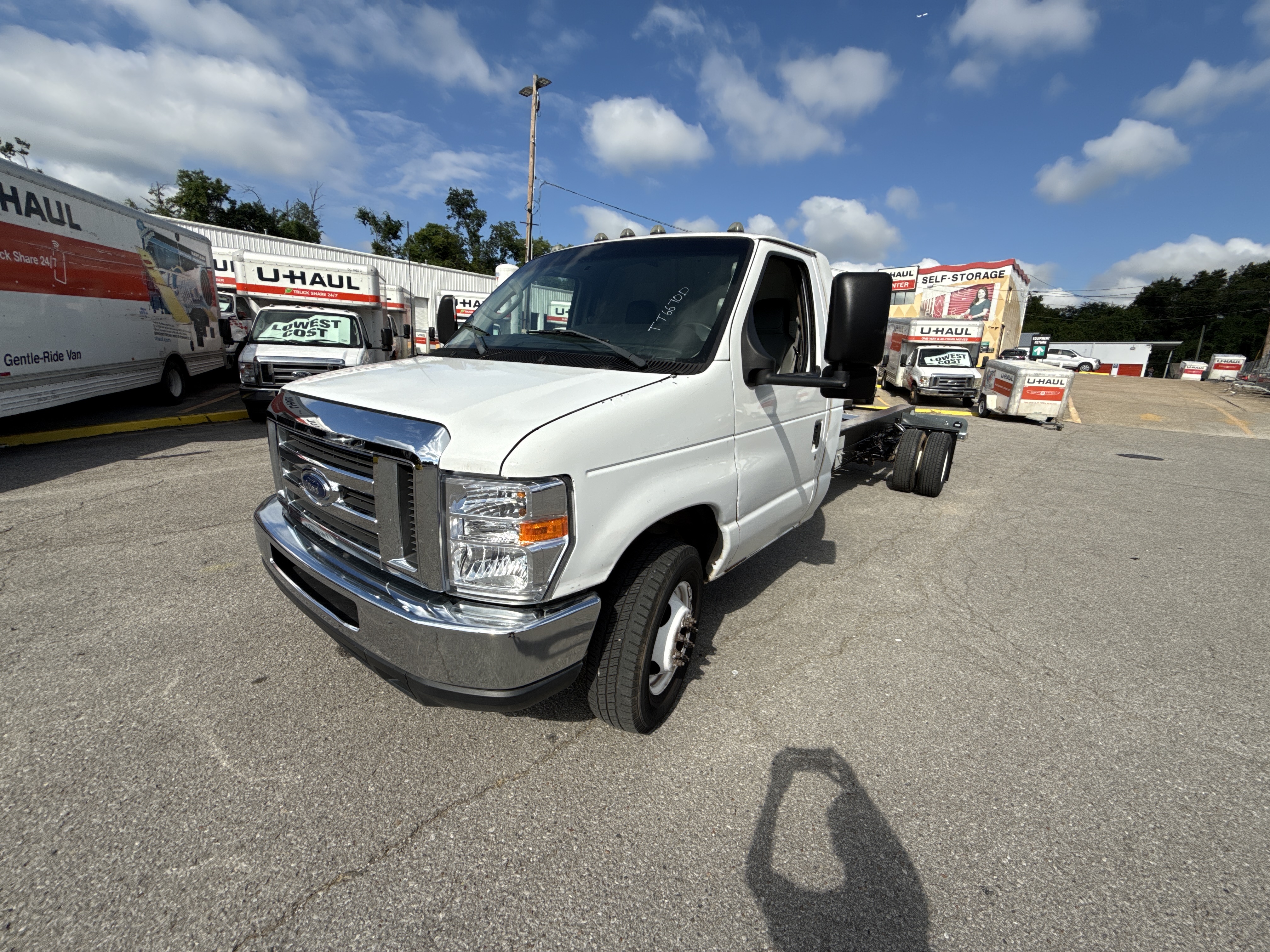 Used 2011 20 ' Cab and Chassis for sale