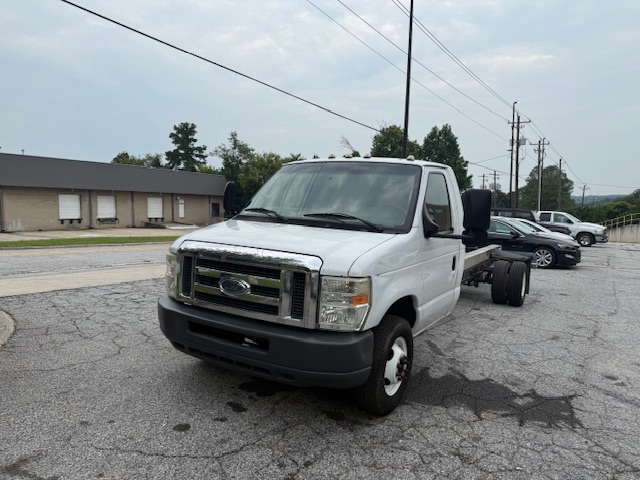 Used 2013 20 ' Cab and Chassis for sale