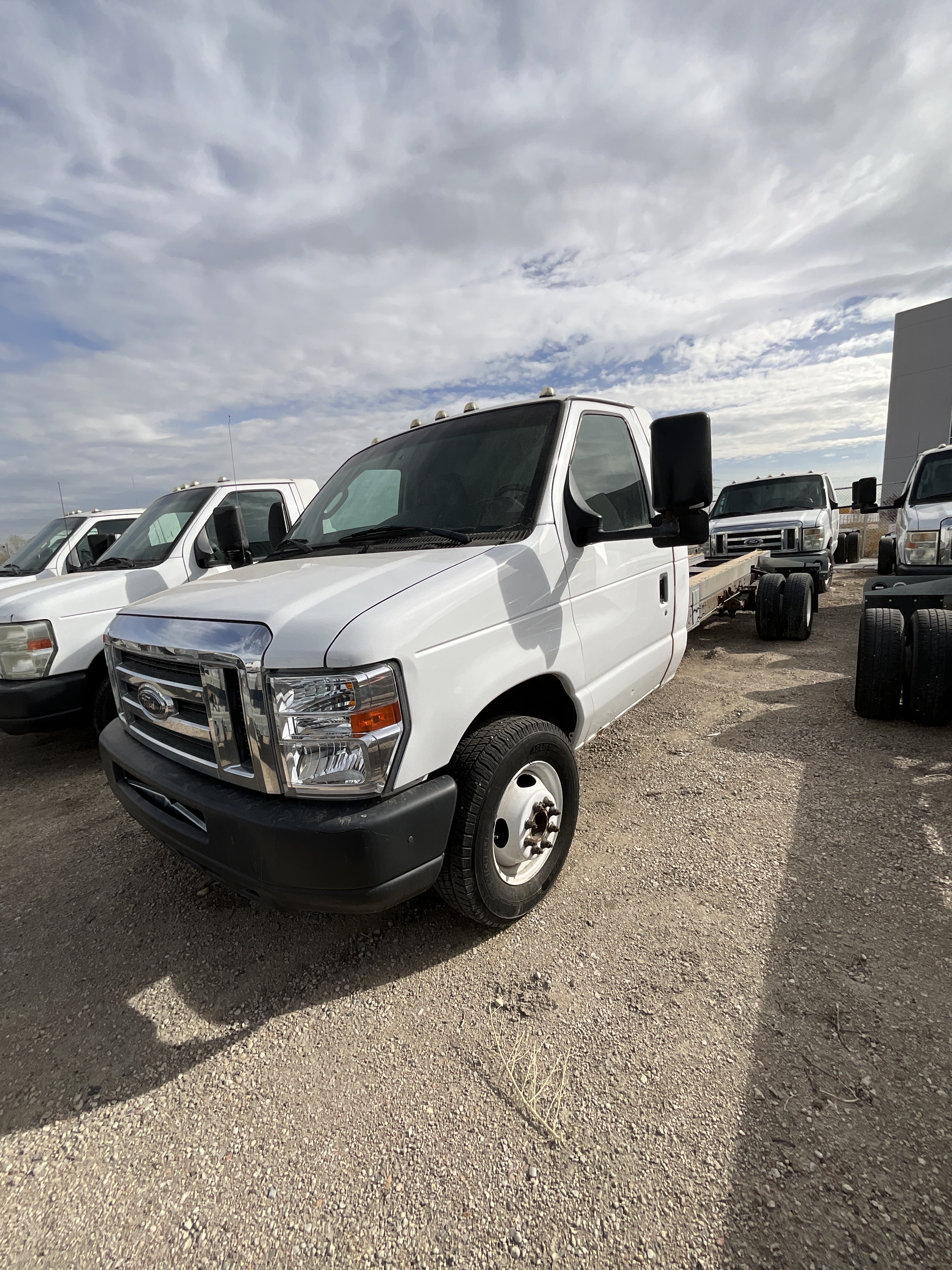 Used 2011 20 ' Cab and Chassis for sale