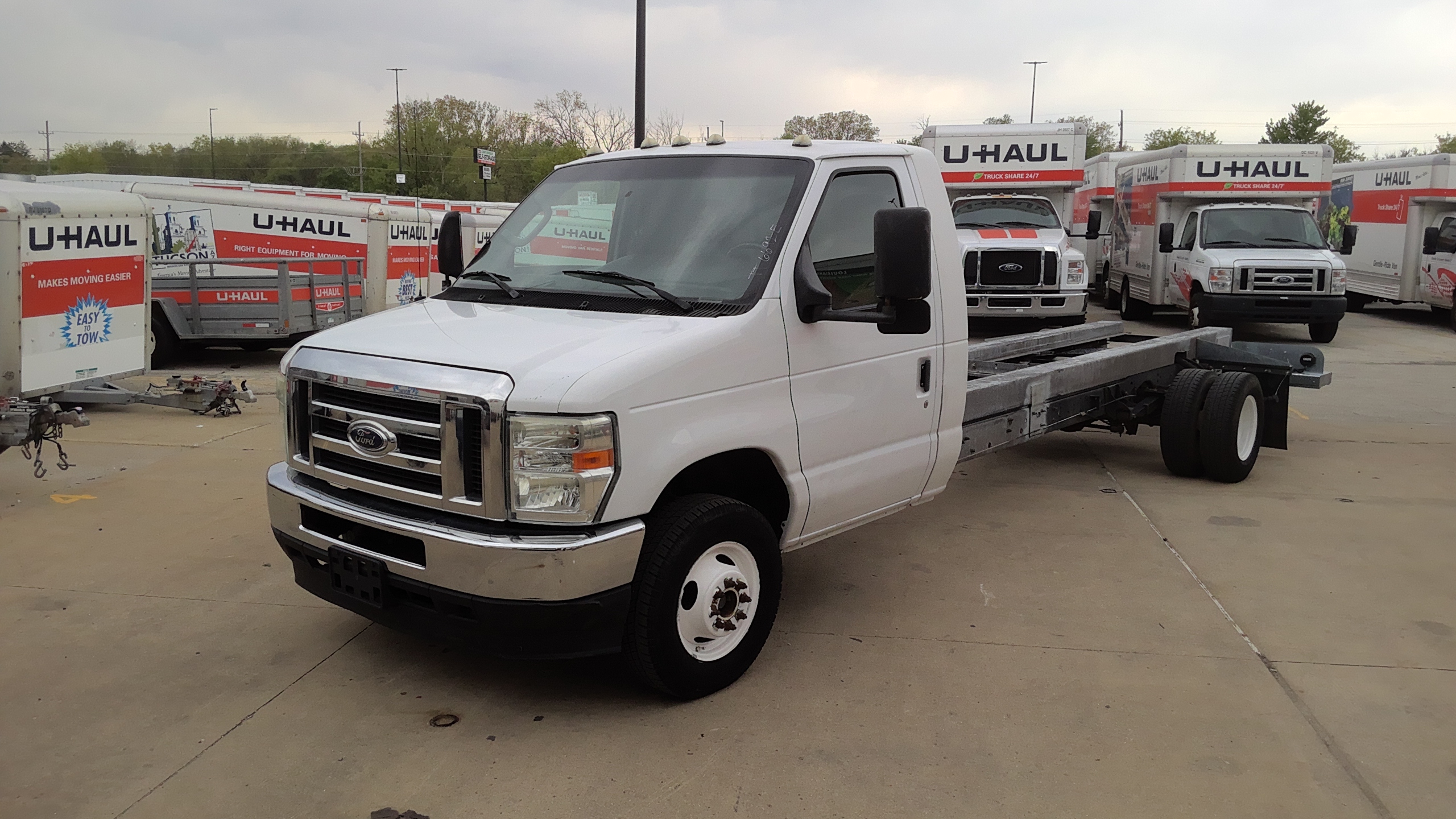 Used 2013 20 ' Cab and Chassis for sale