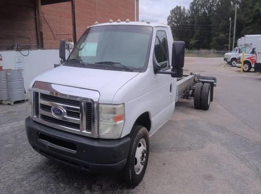 Used 2013 20 ' Cab and Chassis for sale