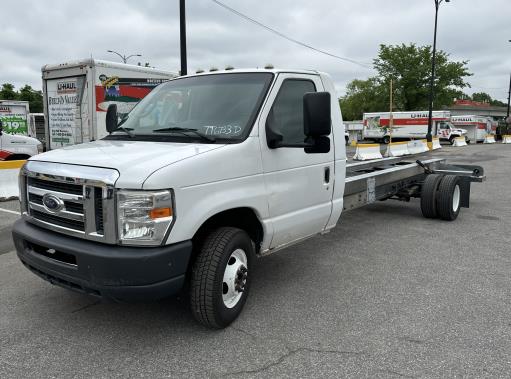 Used 2011 20 ' Cab and Chassis for sale