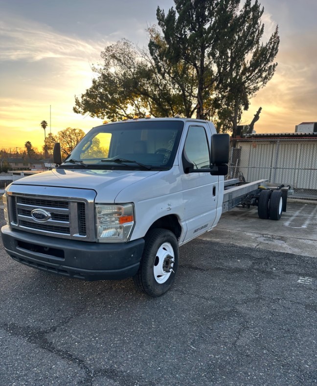 Used 2011 20 ' Cab and Chassis for sale