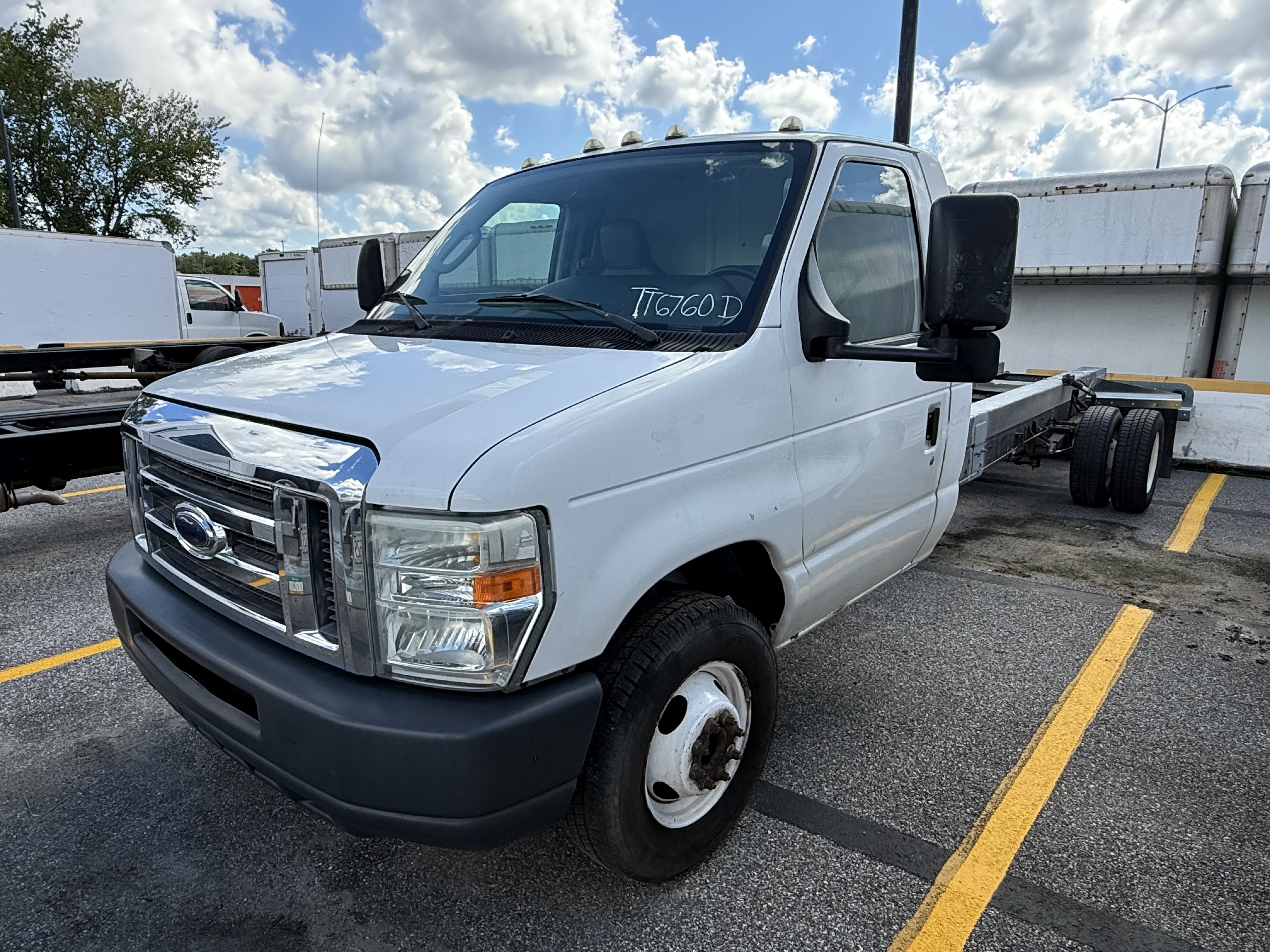 Used 2011 20 ' Cab and Chassis for sale