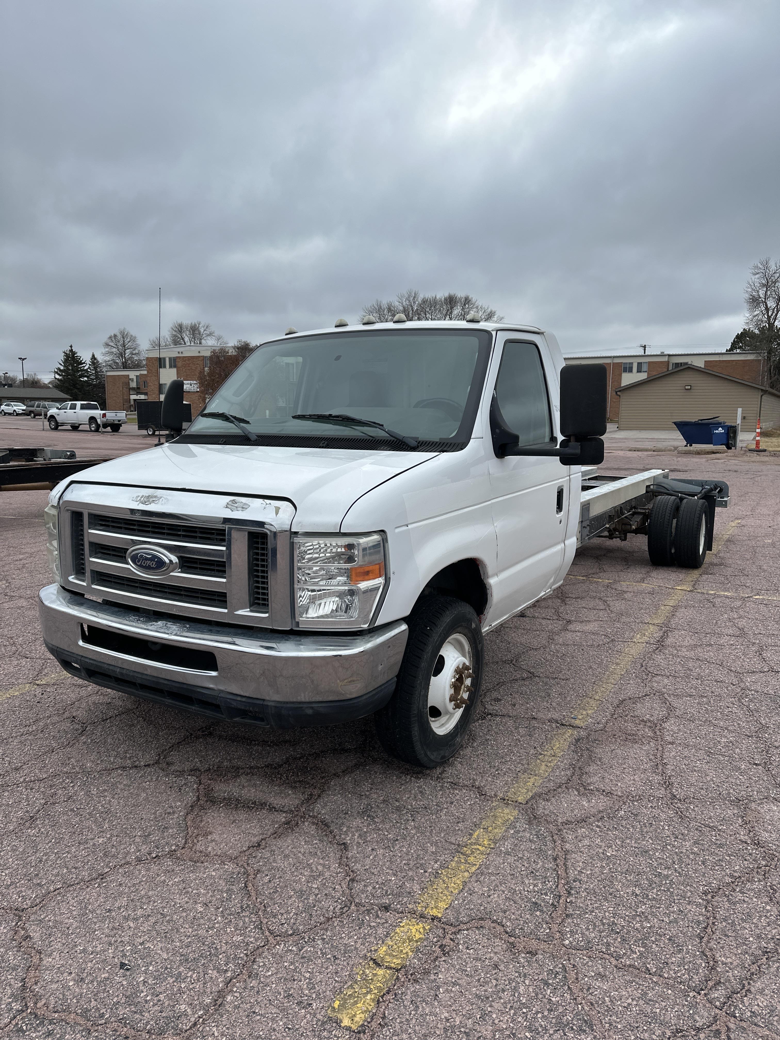 Used 2011 20 ' Cab and Chassis for sale