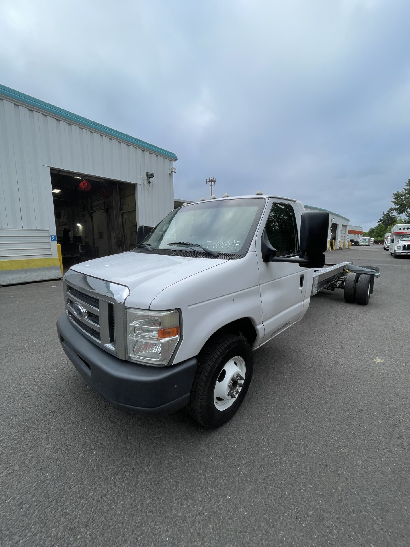 Used 2013 20 ' Cab and Chassis for sale