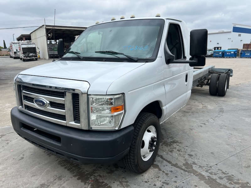 Used 2013 20 ' Cab and Chassis for sale