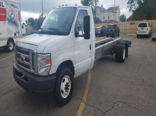 Used 2011 20 ' Cab and Chassis for sale