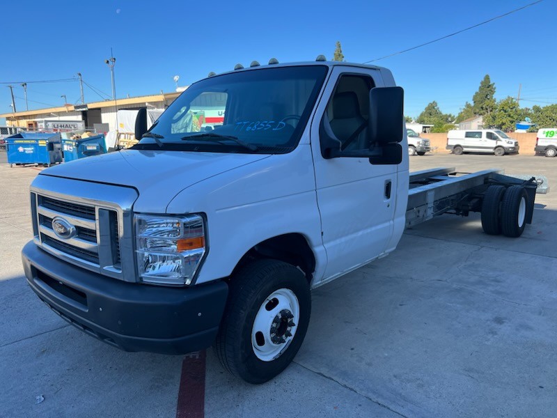 Used 2011 20 ' Cab and Chassis for sale