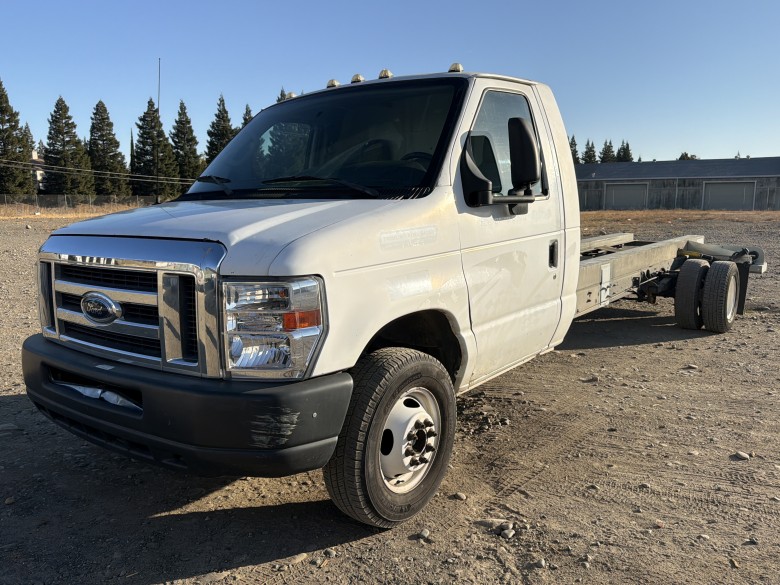 Used 2013 20 ' Cab and Chassis for sale