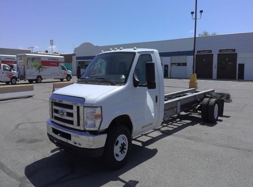 Used 2013 20 ' Cab and Chassis for sale