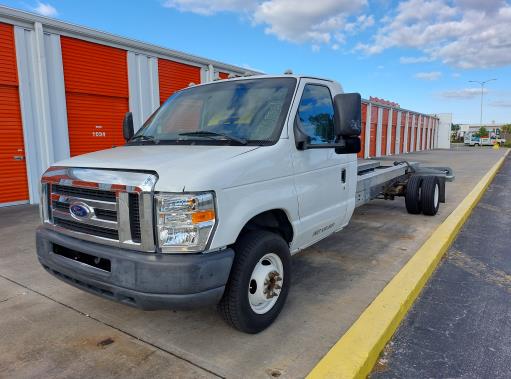 Used 2011 20 ' Cab and Chassis for sale