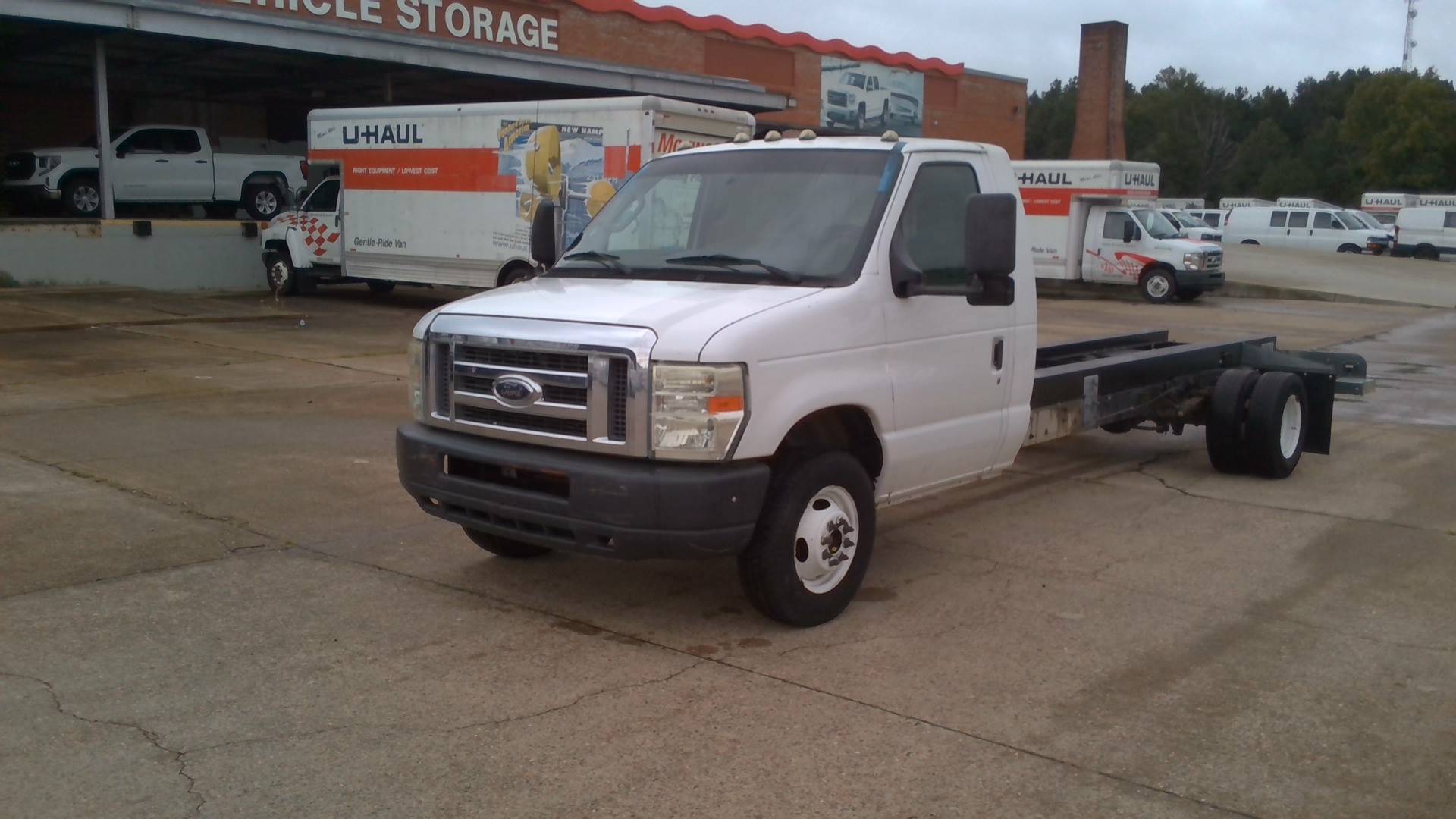 Used 2011 20 ' Cab and Chassis for sale