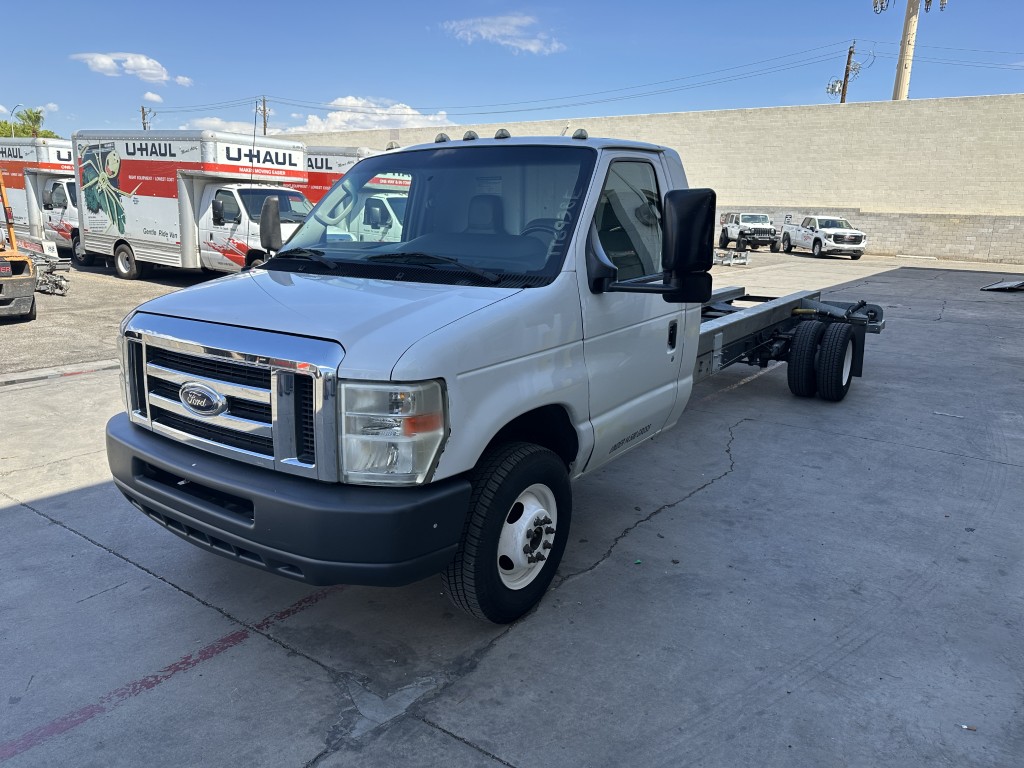 Used 2013 20 ' Cab and Chassis for sale