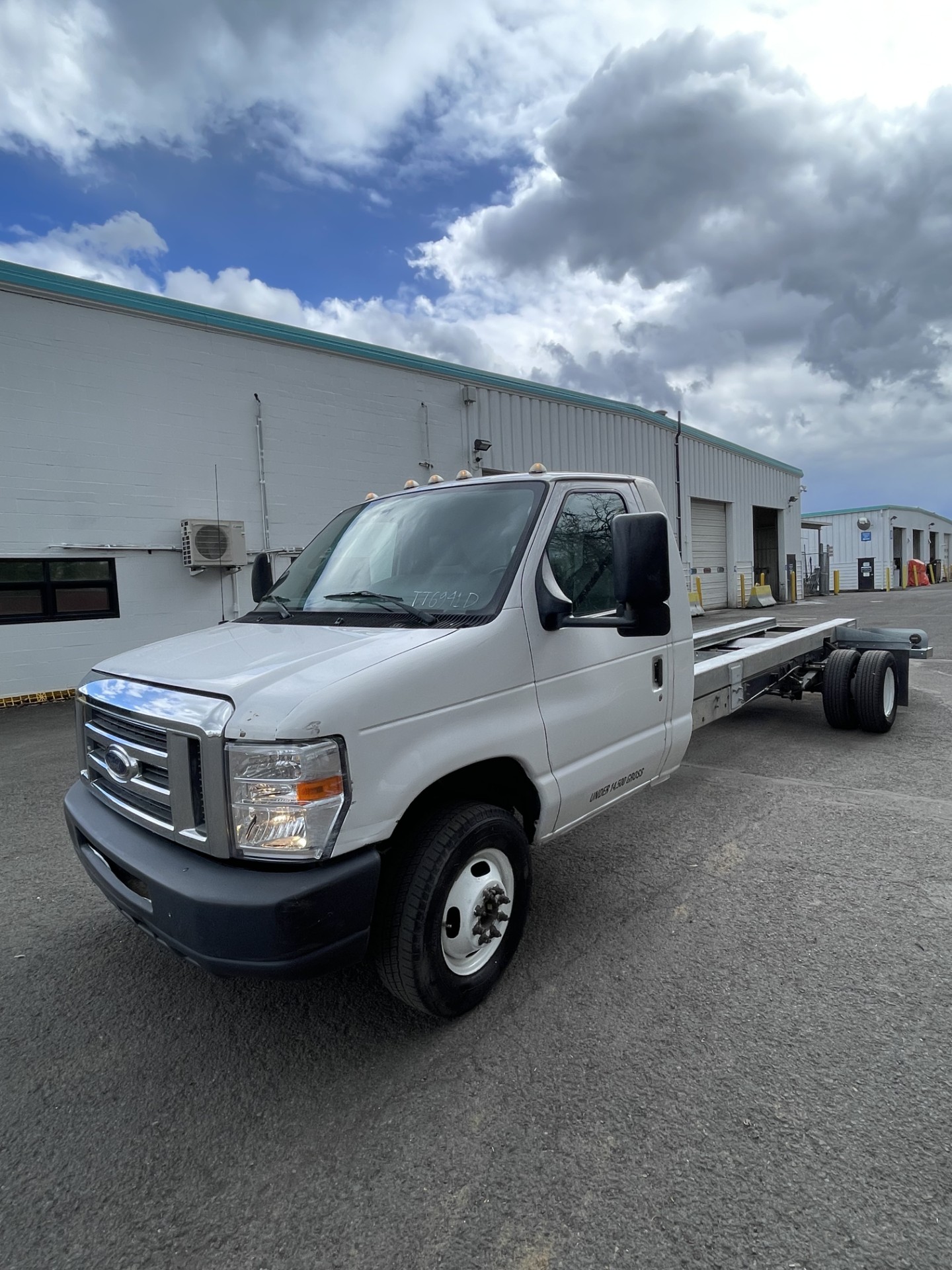 Used 2011 20 ' Cab and Chassis for sale