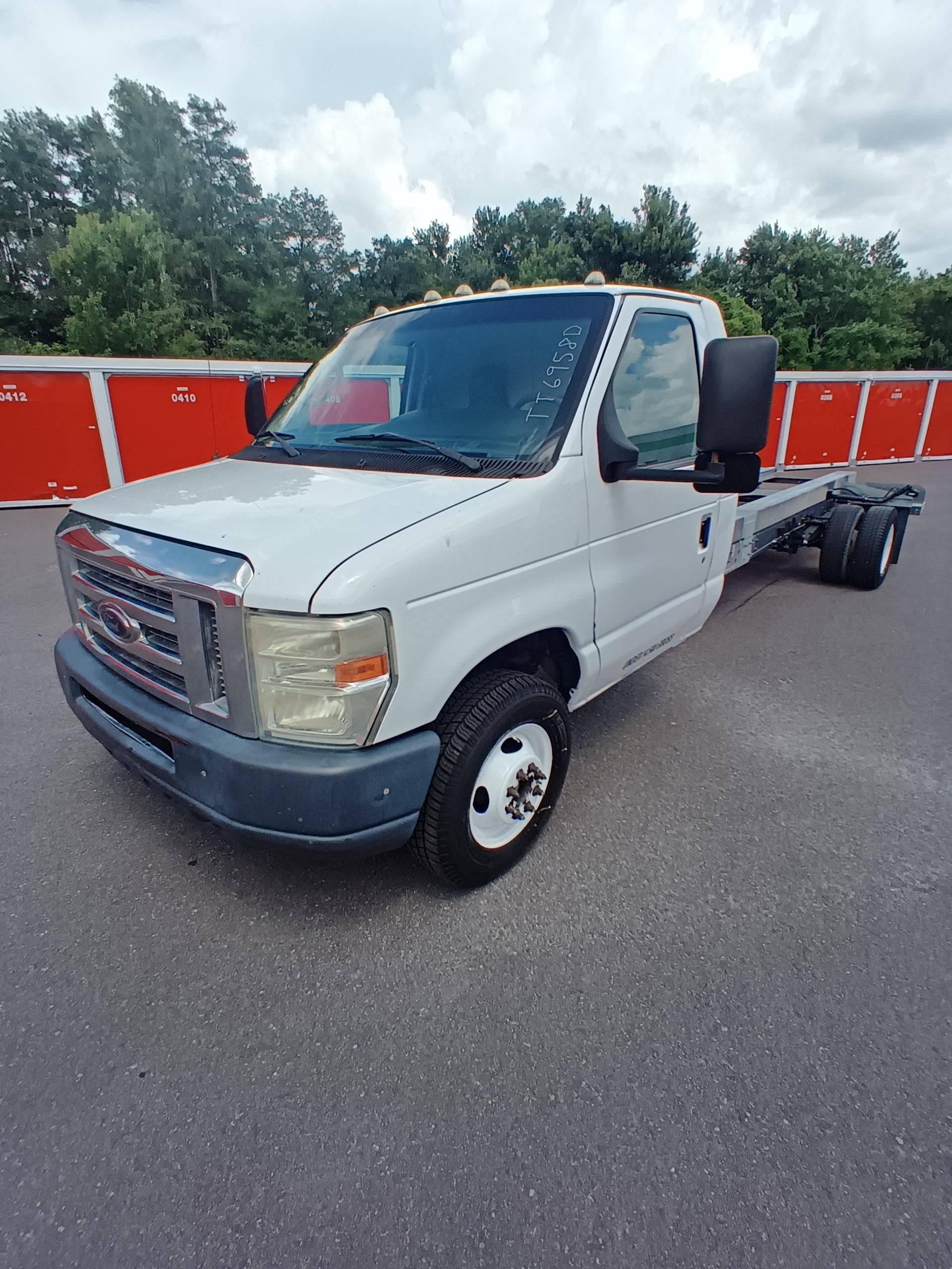 Used 2011 20 ' Cab and Chassis for sale