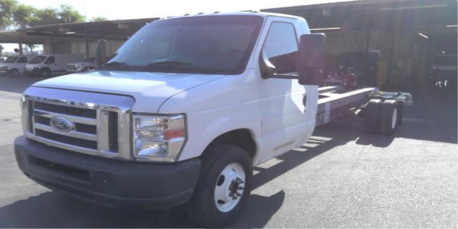 Used 2011 20 ' Cab and Chassis for sale
