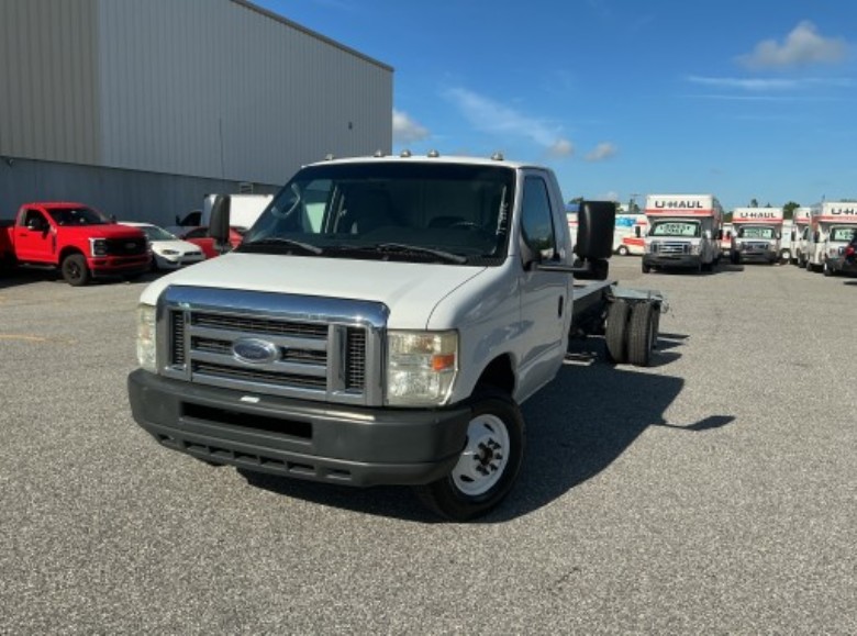 Used 2013 20 ' Cab and Chassis for sale