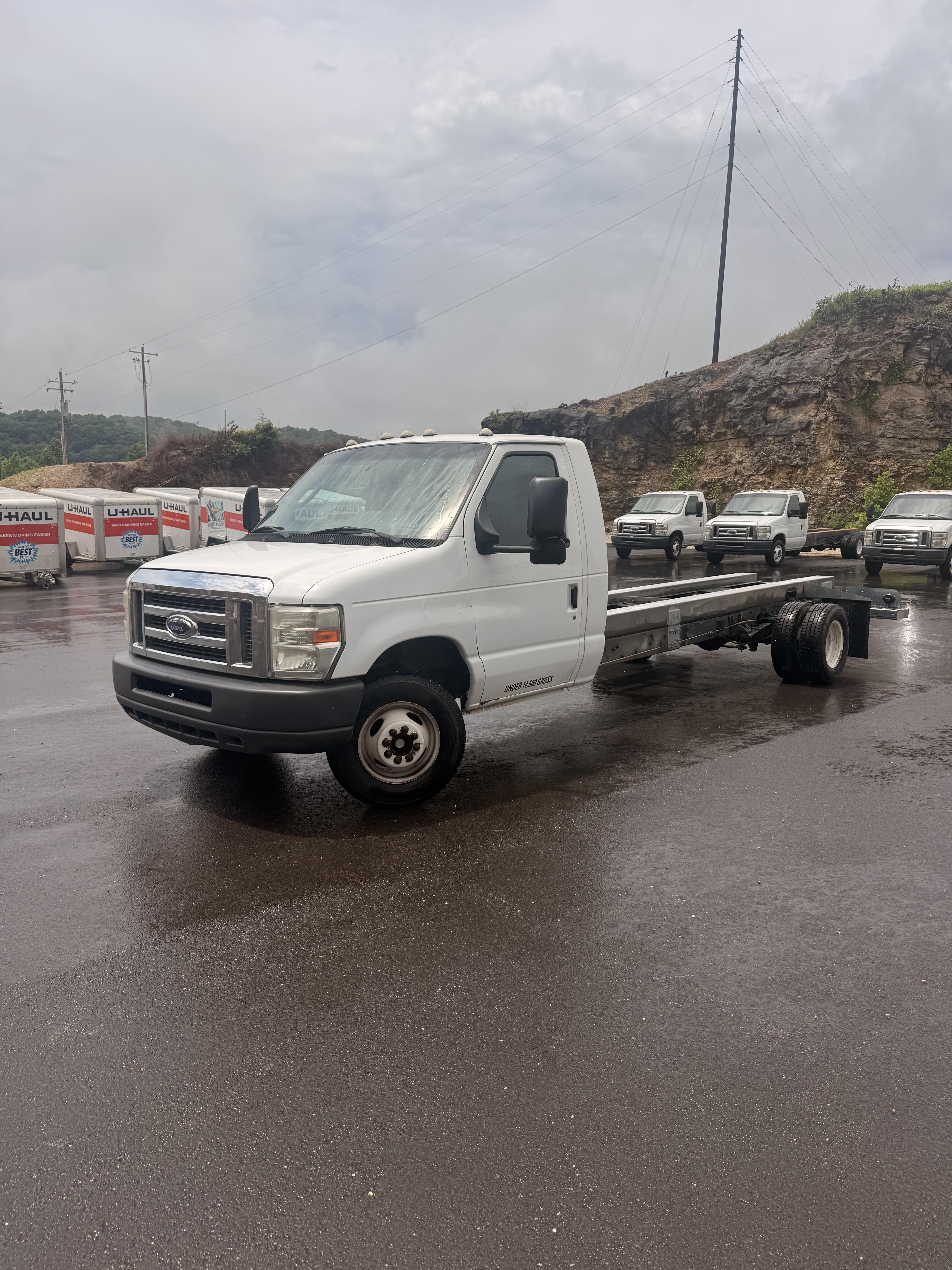 Used 2011 20 ' Cab and Chassis for sale