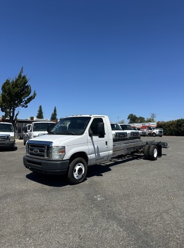 Used 2013 20 ' Cab and Chassis for sale