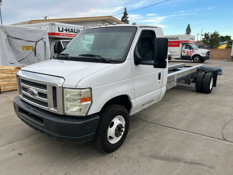 Used 2011 20 ' Cab and Chassis for sale