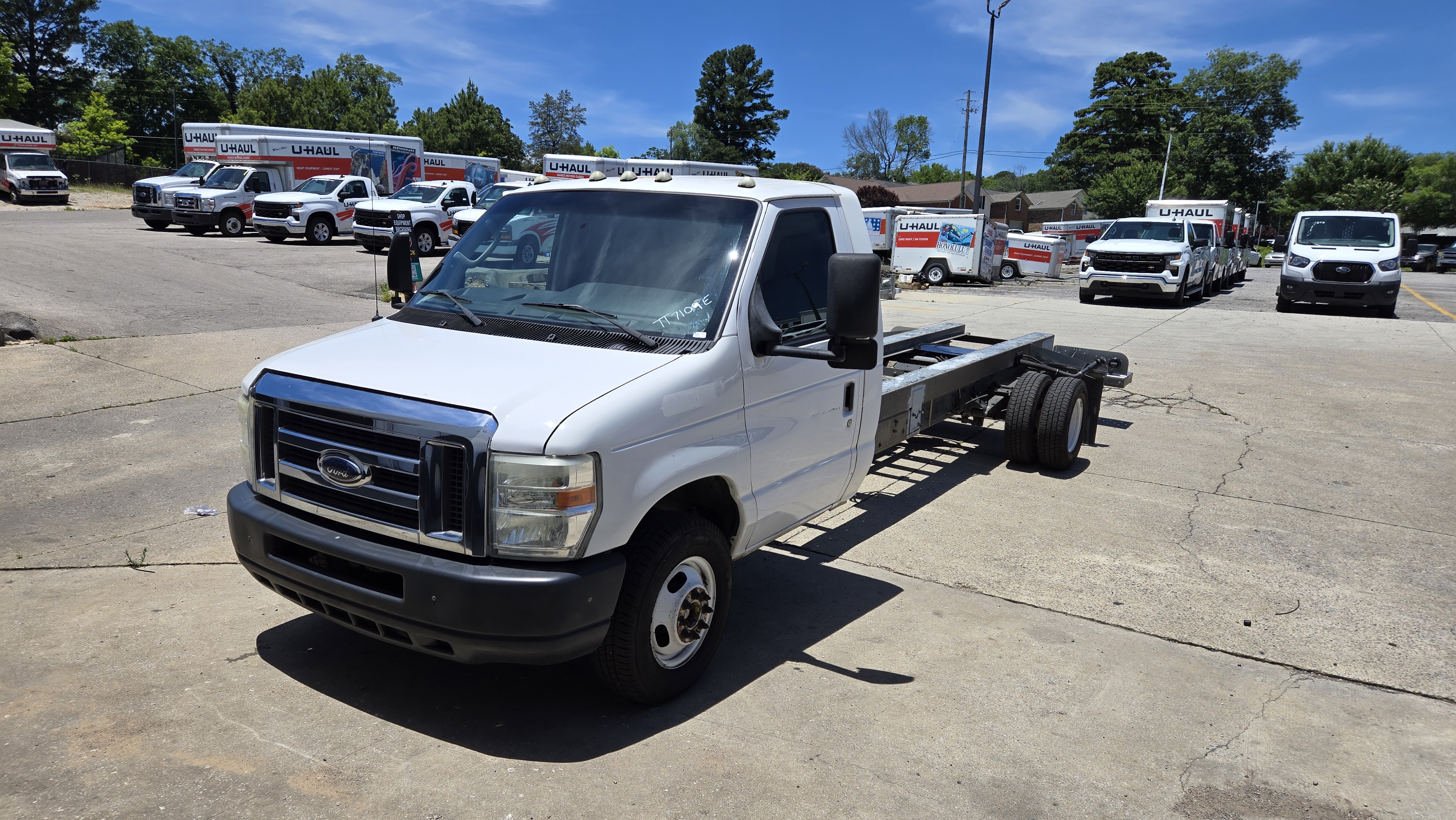 Used 2013 20 ' Cab and Chassis for sale