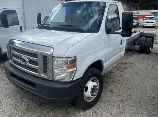 Used 2011 20 ' Cab and Chassis for sale