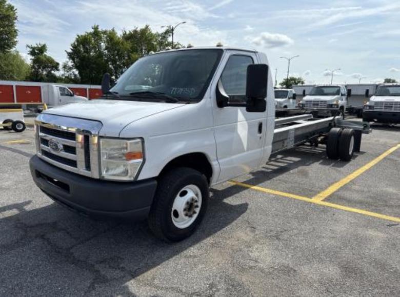 Used 2011 20 ' Cab and Chassis for sale