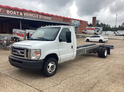 Used 2013 20 ' Cab and Chassis for sale