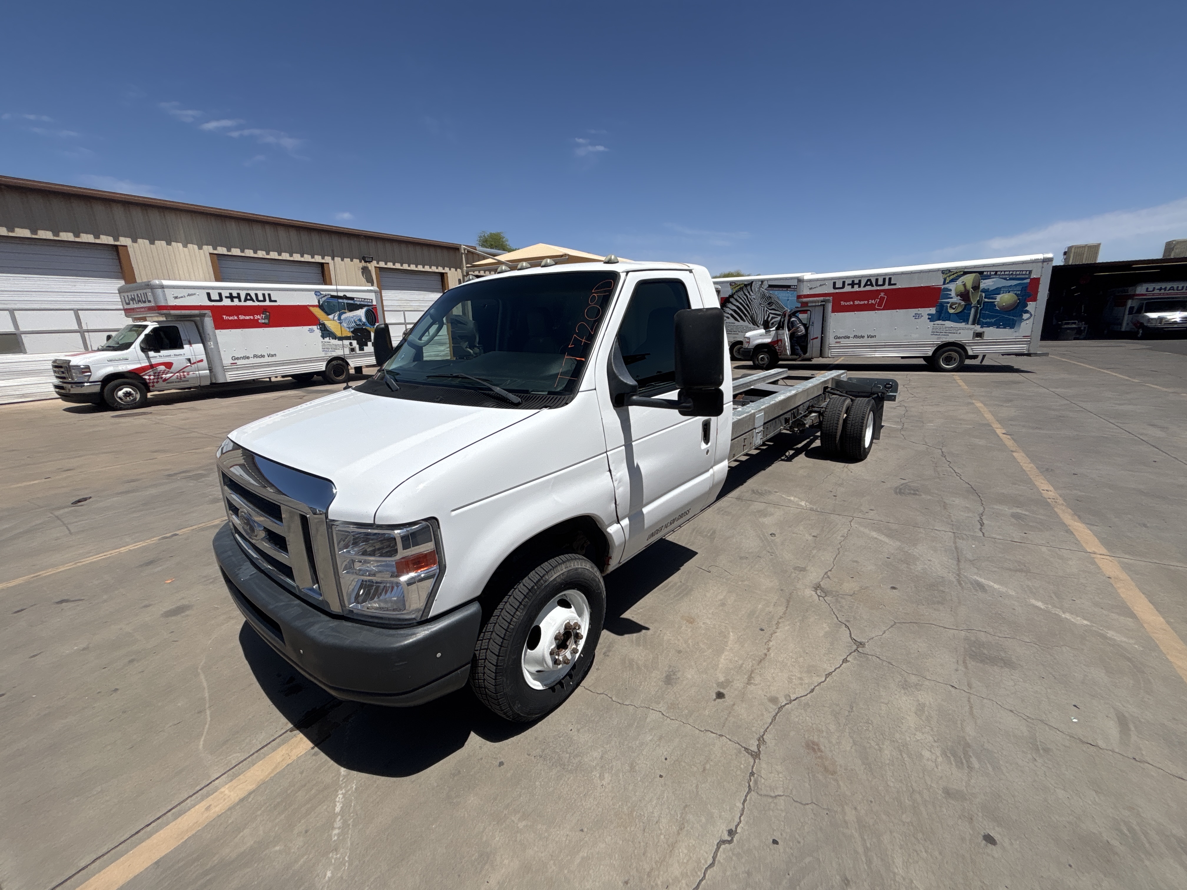 Used 2011 20 ' Cab and Chassis for sale