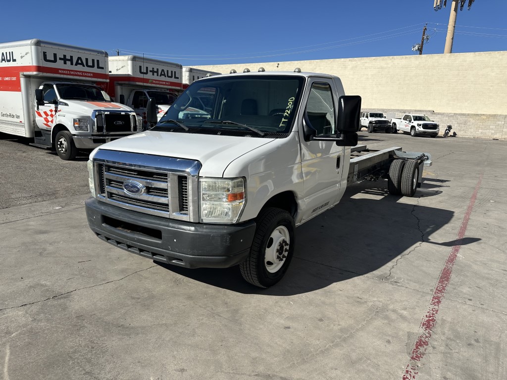 Used 2011 20 ' Cab and Chassis for sale