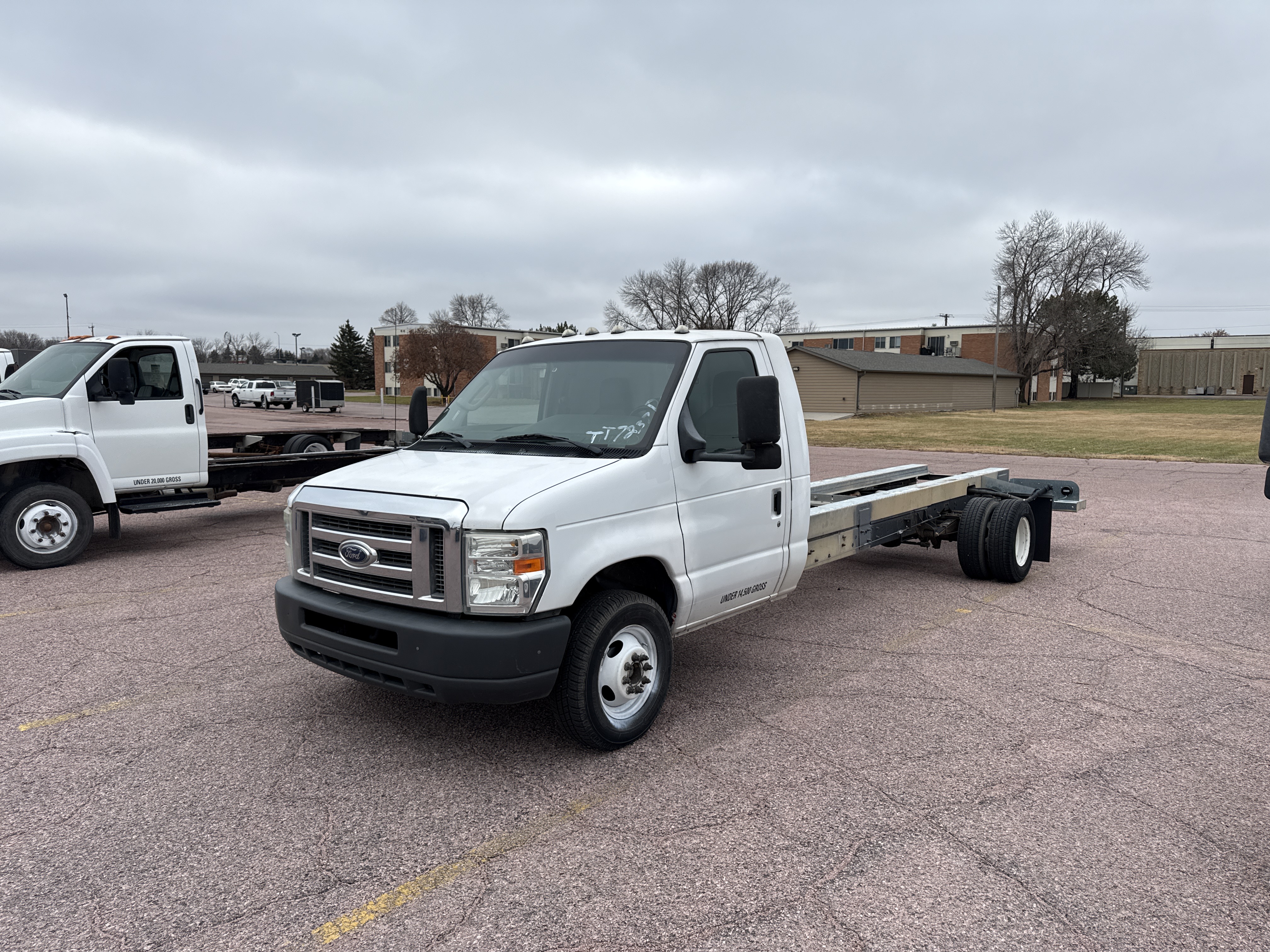 Used 2011 20 ' Cab and Chassis for sale