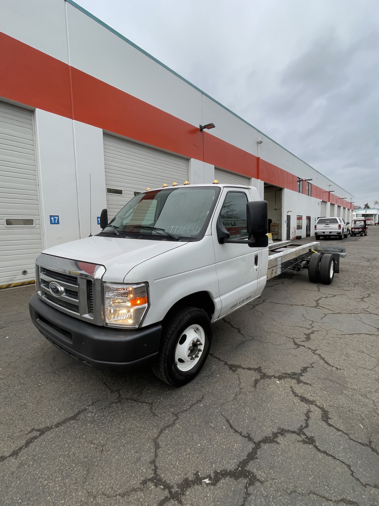 Used 2011 20 ' Cab and Chassis for sale