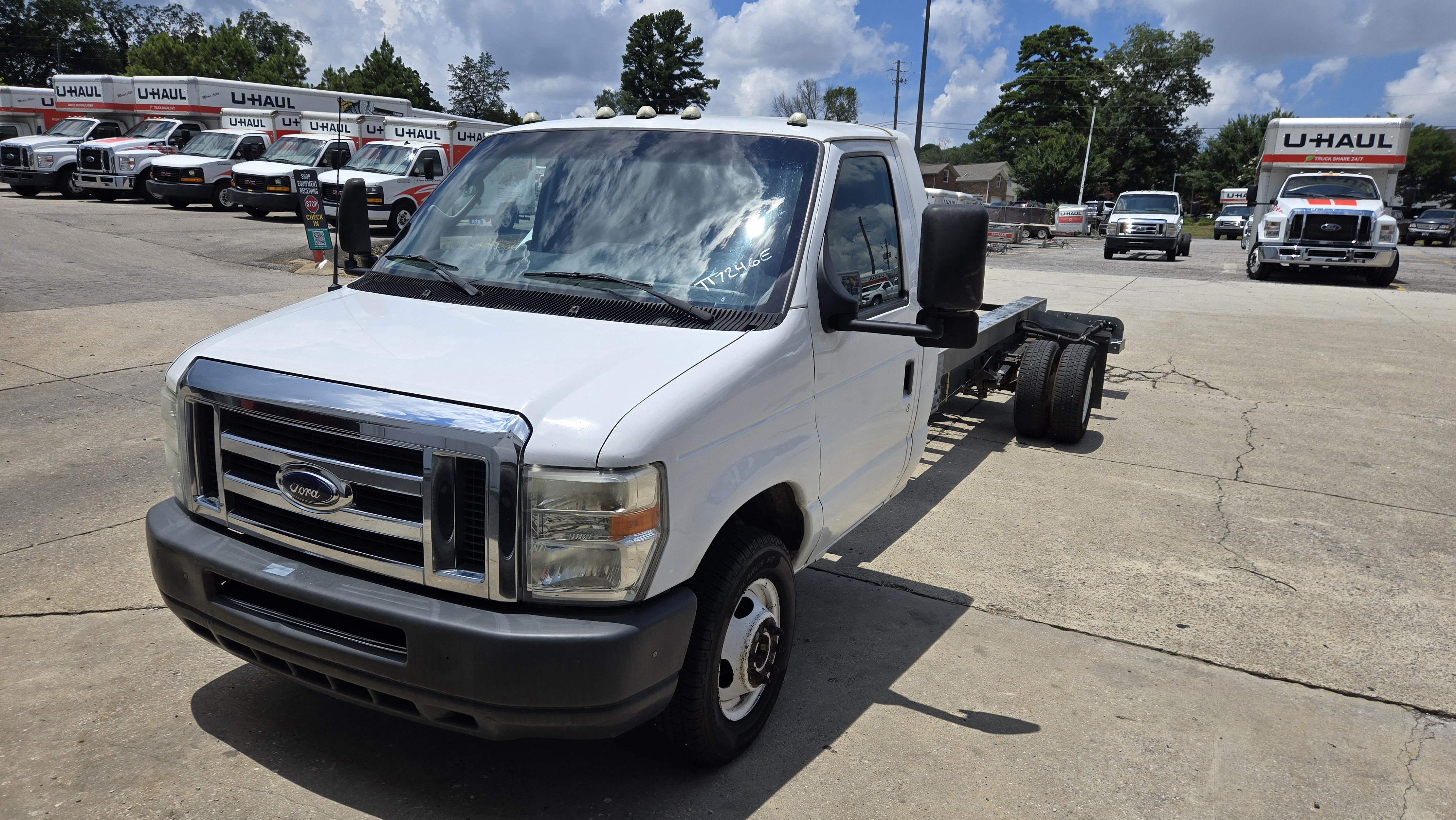 Used 2013 20 ' Cab and Chassis for sale