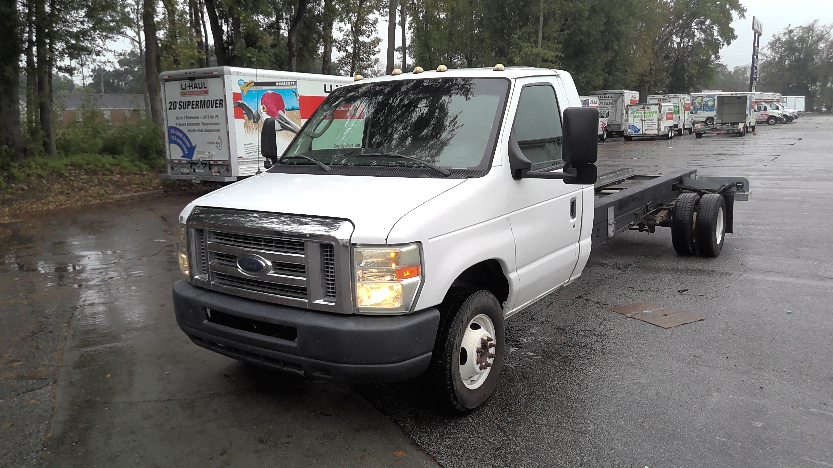 Used 2011 20 ' Cab and Chassis for sale