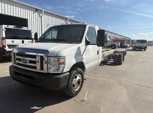 Used 2011 20 ' Cab and Chassis for sale