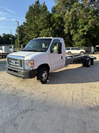 Used 2011 20 ' Cab and Chassis for sale