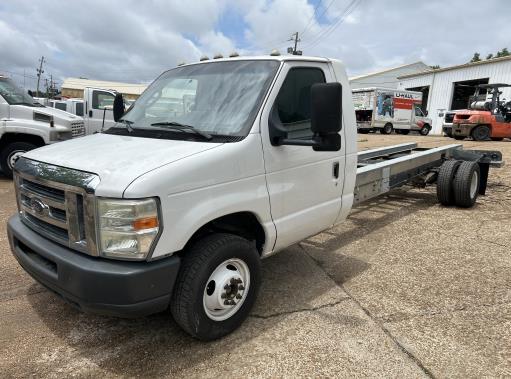 Used 2011 20 ' Cab and Chassis for sale